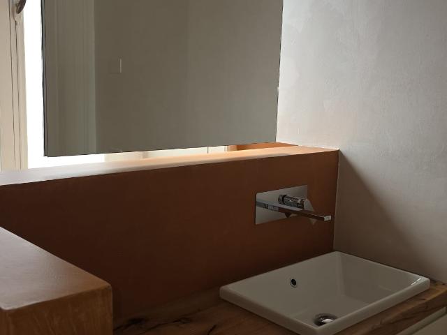 appartamento con terrazzino