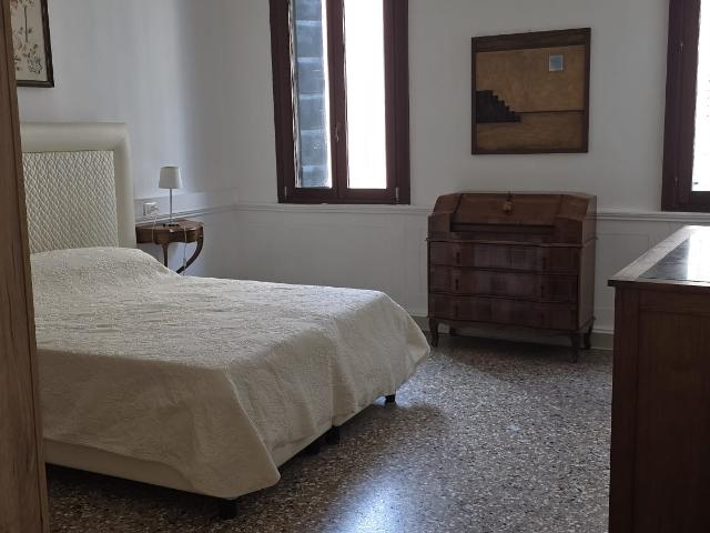 appartamento con terrazzino