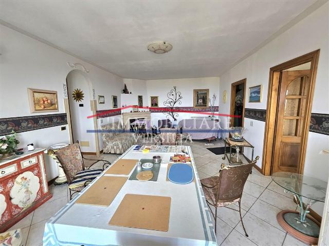 Appartamento con terrazzo, Massa lavacchio