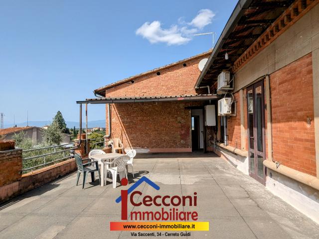 Appartamento con terrazzo a Cerreto Guidi