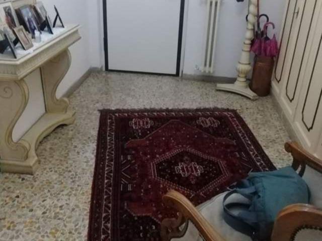 Appartamento con terrazzo a Massa