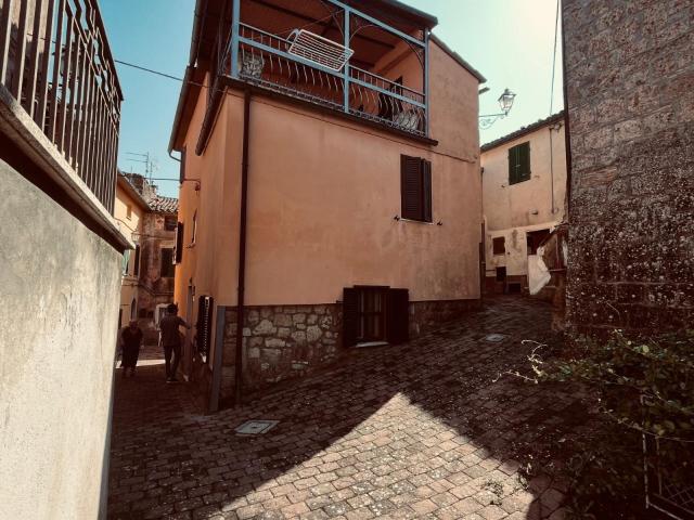 Appartamento con terrazzo a Sorano
