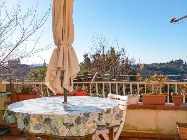 Appartamento con terrazzo a San Miniato
