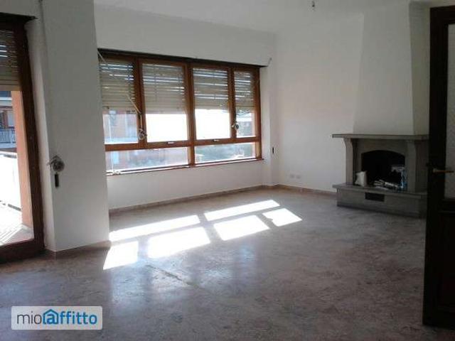 Appartamento con terrazzo Eur, laurentino, checchignola, montagnola, fonte meravigliosa