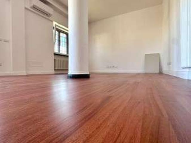 Appartamento con terrazzo Eur, laurentino, checchignola, montagnola, fonte meravigliosa