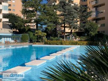 Appartamento con terrazzo e piscina