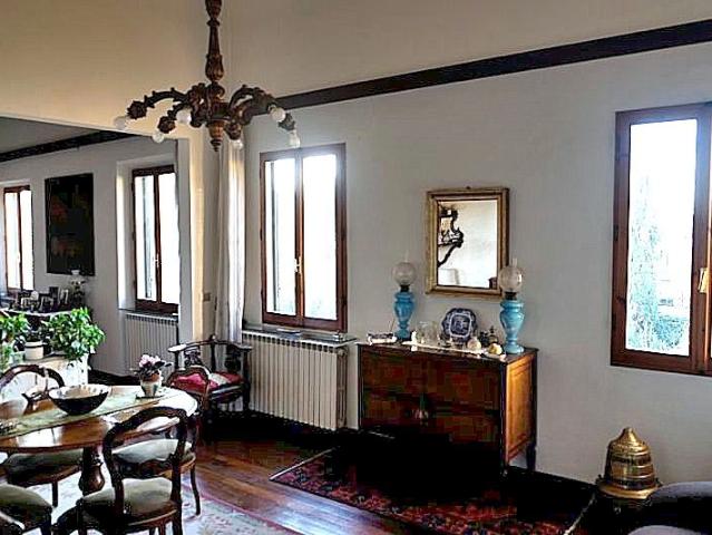 Appartamento con terrazzo in via borgo pinti, Firenze