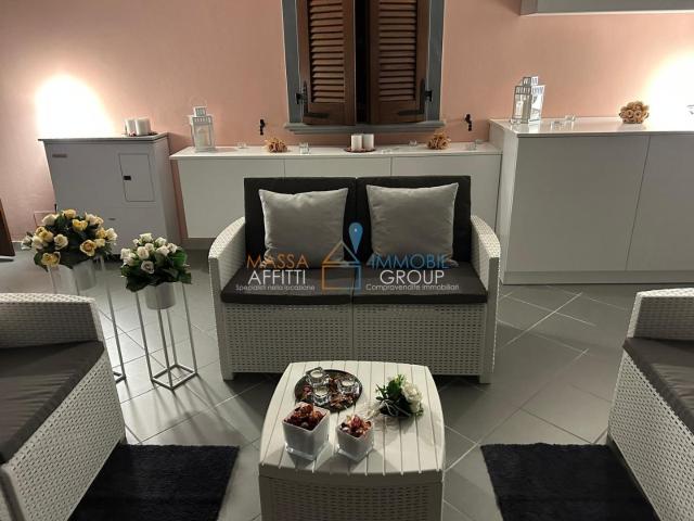 Appartamento con terrazzo in via canaletto 31, Massa
