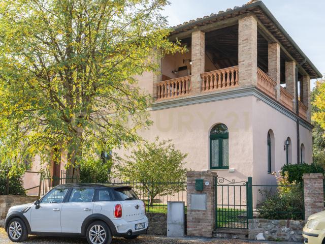 Appartamento con terrazzo in via delle fornaci, Murlo