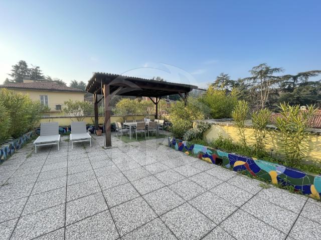 Appartamento con terrazzo in via delle rose 32, Bologna