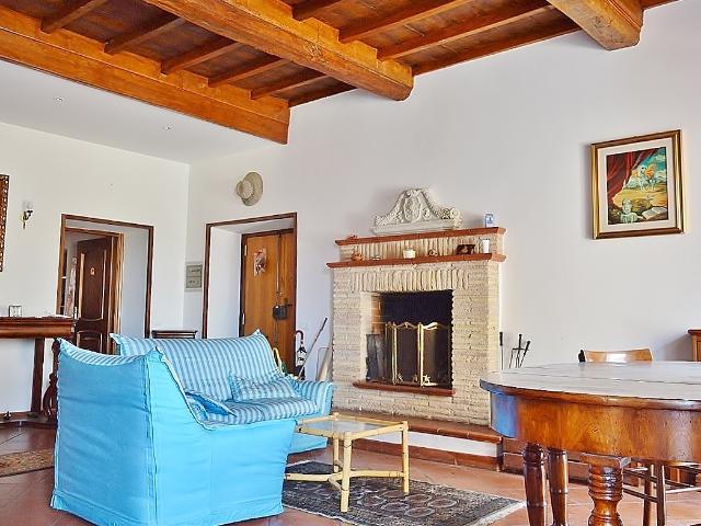Appartamento con terrazzo in via garibaldi 4, Poggio Moiano