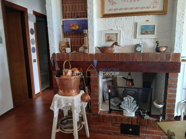 Appartamento con terrazzo in via marina vecchia 92, Massa