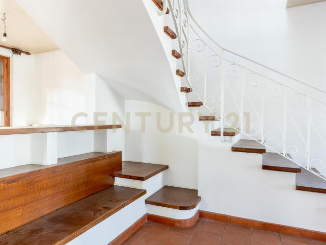 Appartamento con terrazzo in via nino bixio 21, Montecatini Terme