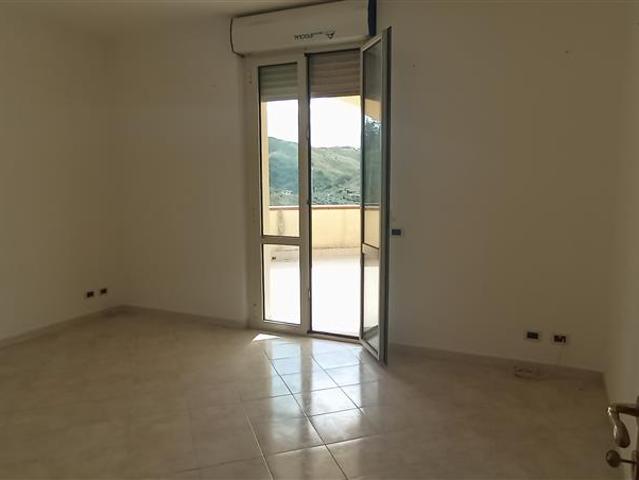 Appartamento con terrazzo in via padre pietro da settingiano, Settingiano