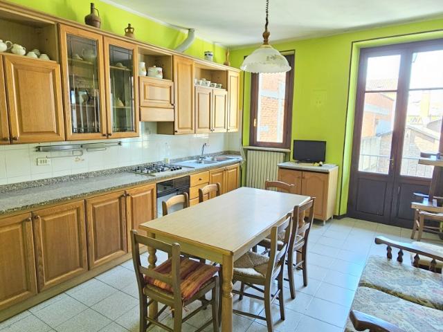 Appartamento con terrazzo in via po, Chivasso