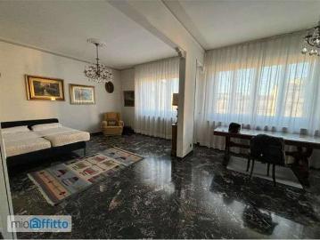Appartamento con terrazzo Isolotto e legnaia