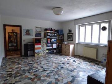 Appartamento con terrazzo, Pescaglia monsagrati