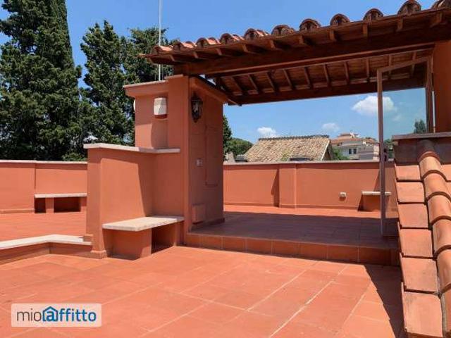 Appartamento con terrazzo Trieste, salario
