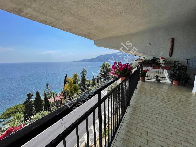 Appartamento con Terrazzo Vista Mare in Vendita a Ospedalett. 60m² Ospedaletti