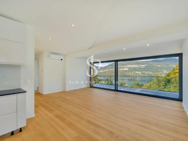 Appartamento con vista lago