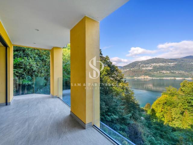 Appartamento con vista lago
