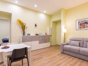 Appartamento con 1 camera da letto in affitto a Pendino, Napoli