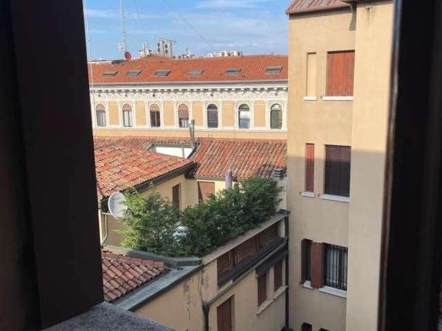 Appartamento con 1 camera da letto in affitto a Piazze, Padova