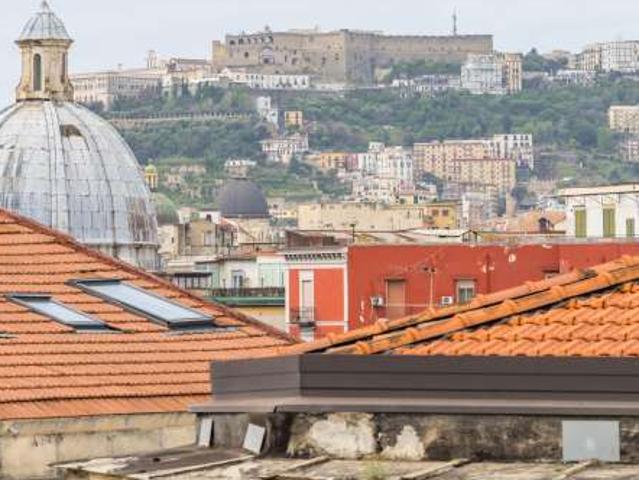Appartamento con 1 camera da letto in affitto a San Lorenzo, Napoli