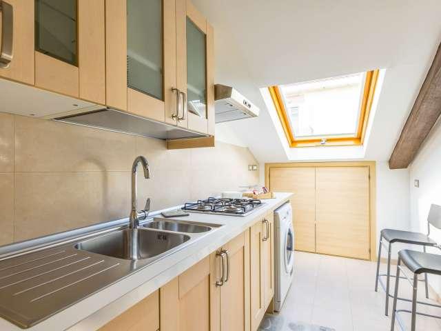 Appartamento con 2 camere da letto in affitto a Borgo Orefici, Napoli
