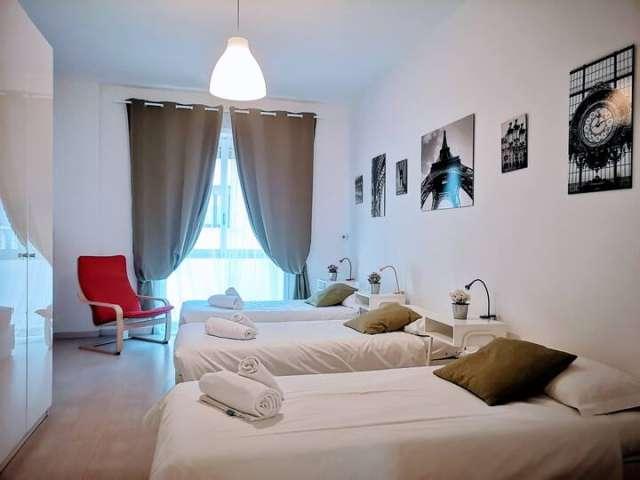 Appartamento con 2 camere da letto in affitto a Centrale, Milano
