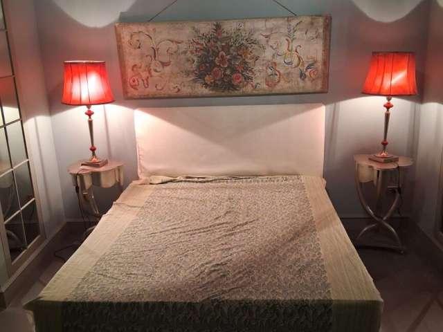 Appartamento con 2 camere da letto in affitto a Chiaia, Napoli
