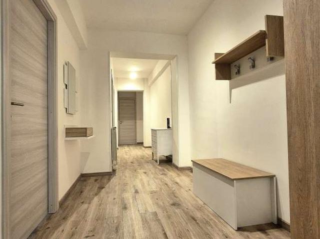 Appartamento con 2 camere da letto in affitto a D. Bosco, Roma