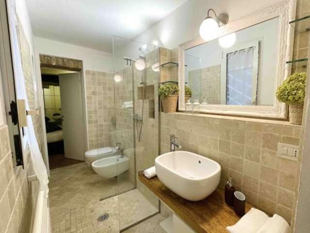 Appartamento con 2 camere da letto in affitto a Galvani, Bologna