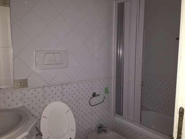 Appartamento con 2 camere da letto in affitto a Medaglie d'Oro, Roma