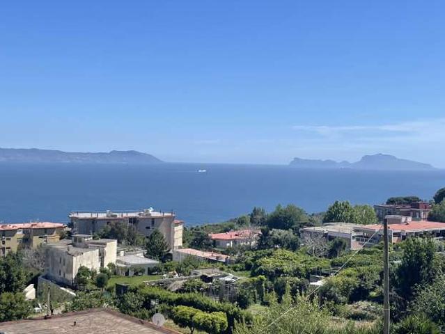Appartamento con 2 camere da letto in affitto a Posillipo, Napoli