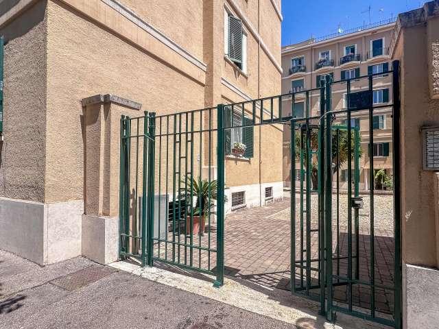 Appartamento con 2 camere da letto in affitto ad Appio Latino, Roma