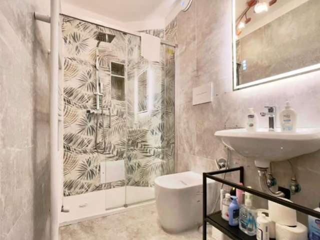 Appartamento con 2 camere da letto in affitto ad Arenella, Napoli