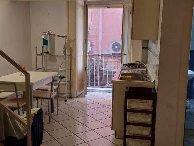 Appartamento con 2 camere da letto in affitto nei Quartieri Spagnoli