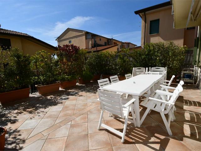 Appartamento con 2 camere e 2 bagni
