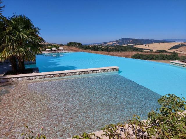 Appartamento con 2 camere in borgo con piscina 112m² Volterra