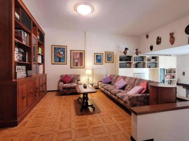 Appartamento con 3 camere da letto in affitto a Calenzano, Firenze
