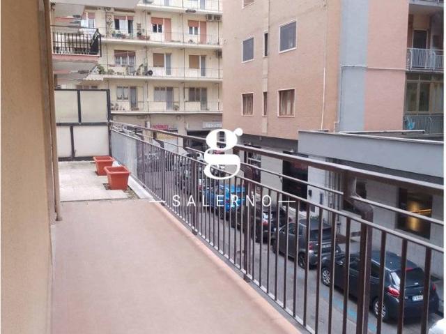 Appartamento corso Giuseppe Garibaldi, Centro, Salerno