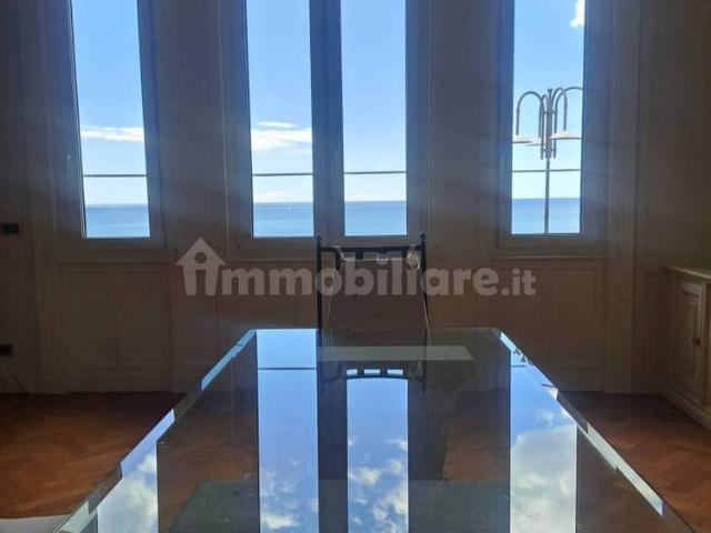 Appartamento corso Italia, Albaro, Genova