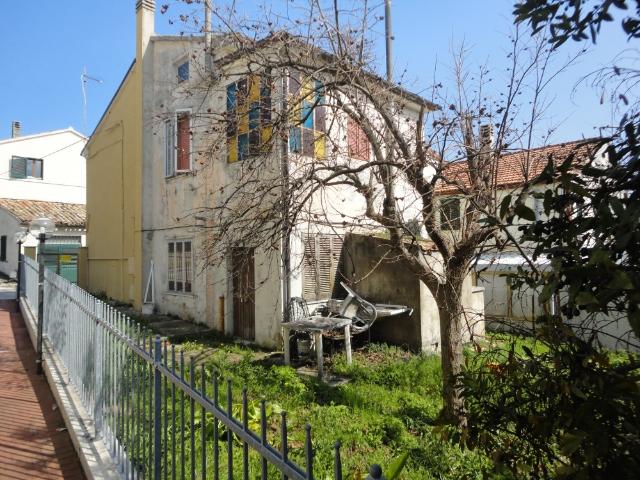 Appartamento / casa in citta\' della provincia in vendita a Montemarciano