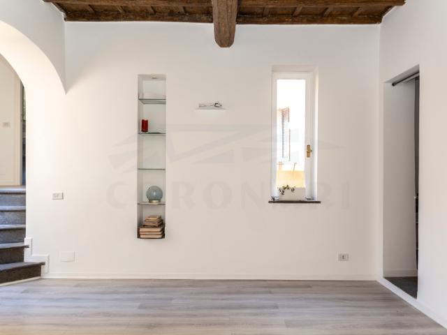 Appartamento – Centro storico, Ad. Via del Babuino – 01AF5961