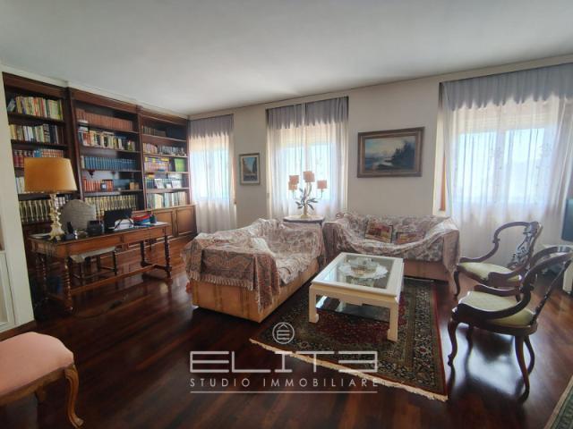 Appartamento a Ancona Rif. L9039