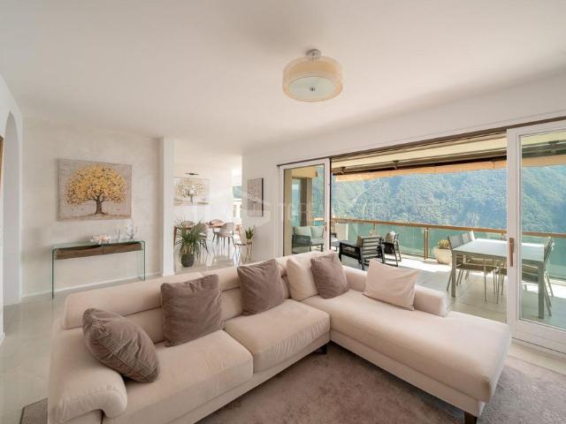 APPARTAMENTO AMMOBILIATO CON VISTA LAGO