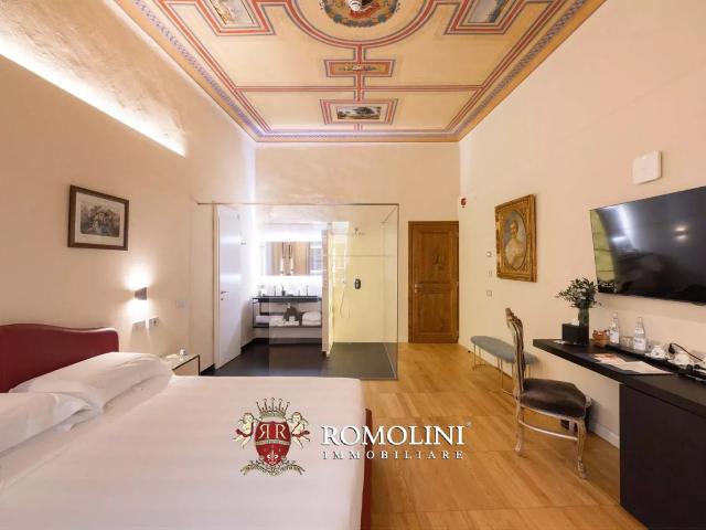 Appartamento Affrescato In Vendita In Piazza Del Campo, Sien. 546m² Siena