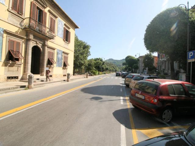 Appartamento al piano primo con ascensore in zona centrale in vendita a Pistoia, Centrale