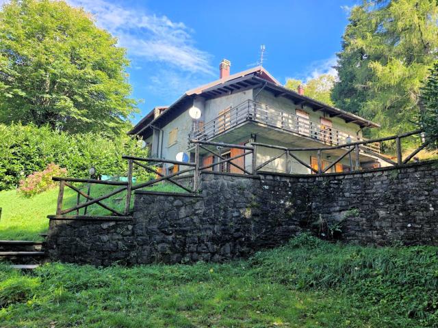 Appartamento al piano terra con giardino esclusivo e vista panoramica in vendita a Abetone Cutiglian